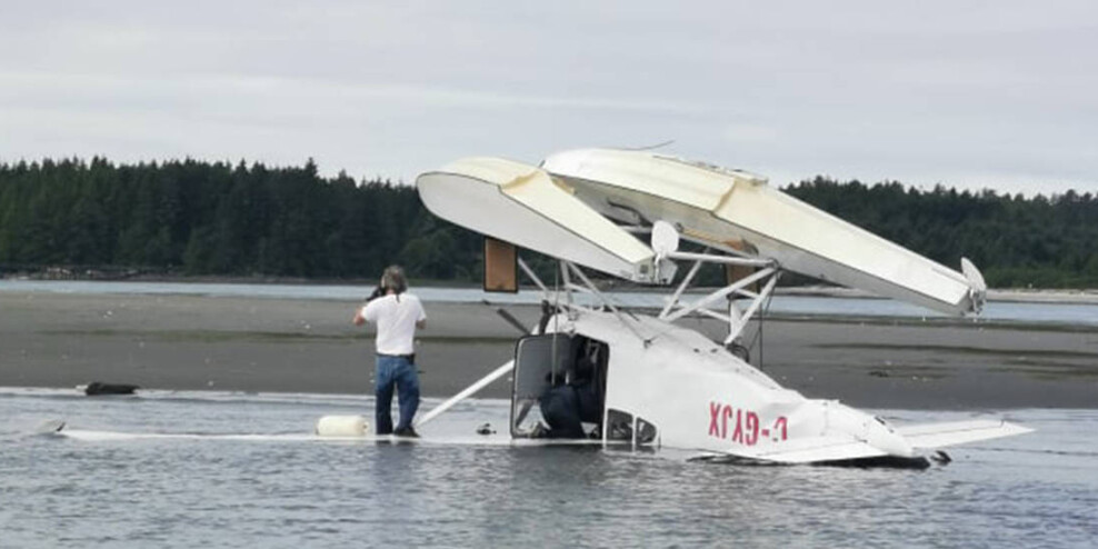 Floatplane flips in Tofino crash